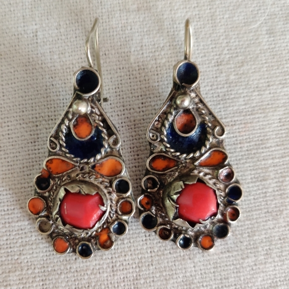 Ancient Tibetan sterling artisan stone earring - Picture 3 of 6